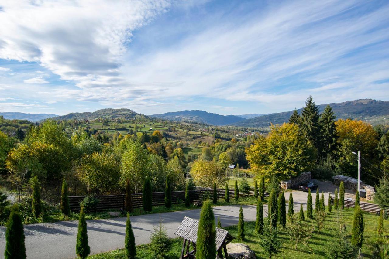 Hotel Alpina Panoramic Moisei Exteriér fotografie